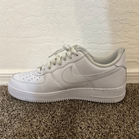 Size 10 - Air Force 1 White - Picture 6 of 12